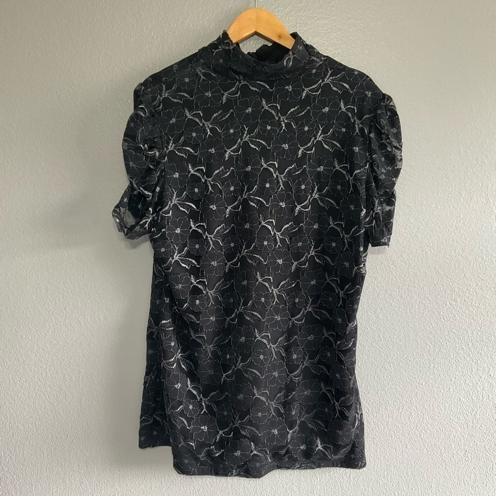 Torrid FLORAL KEYHOLE TOP size 3 new with tags T28 - Picture 9 of 9